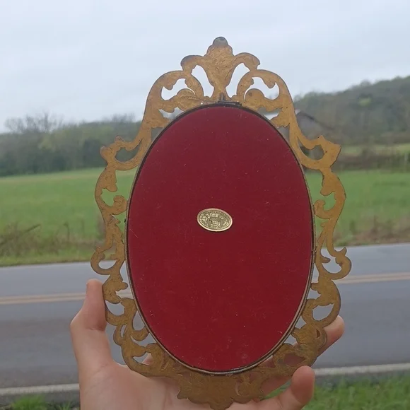 Vintage Brass Oval Wall Decor - Picture 3 of 8